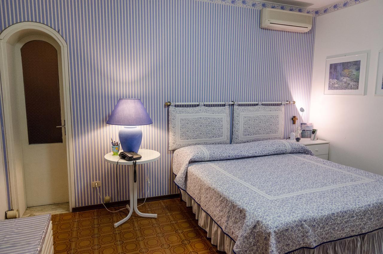 Seaside Holiday Apartment - Unique Location Cipressa 外观 照片