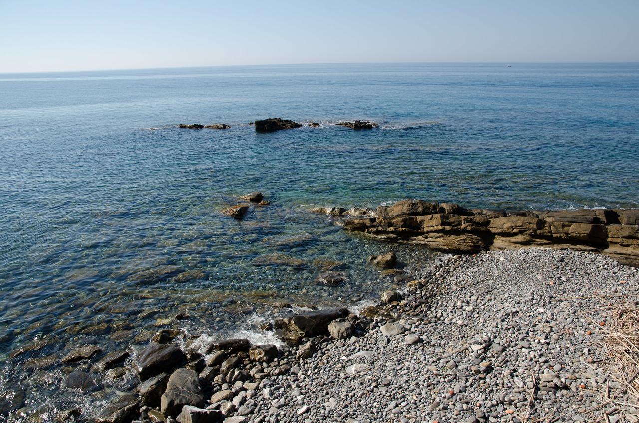 Seaside Holiday Apartment - Unique Location Cipressa 外观 照片